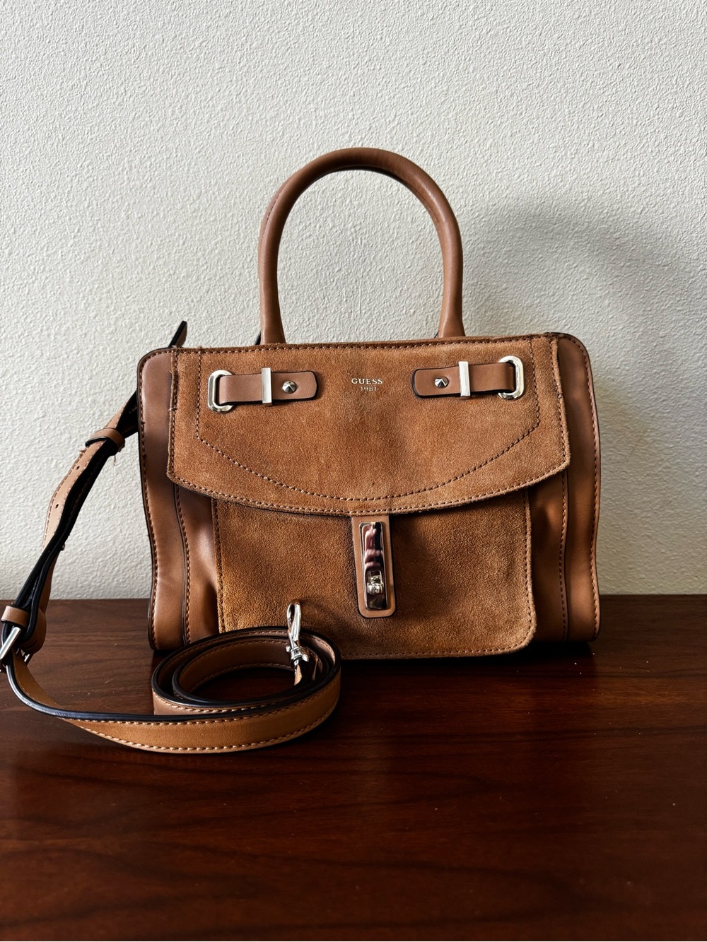 Guess Satchel Top Handle Crossbody Shoulder Bag Purse Tan Faux Leather Suede